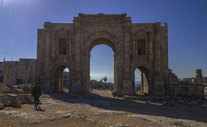 208 - Jordania - Jerash - Puerta de Adriano